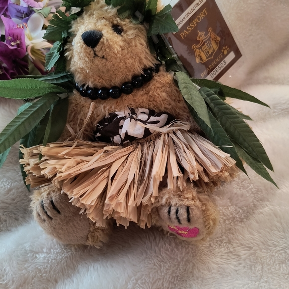Hawaiian Bear, Dog and More - Picture 4 of 6